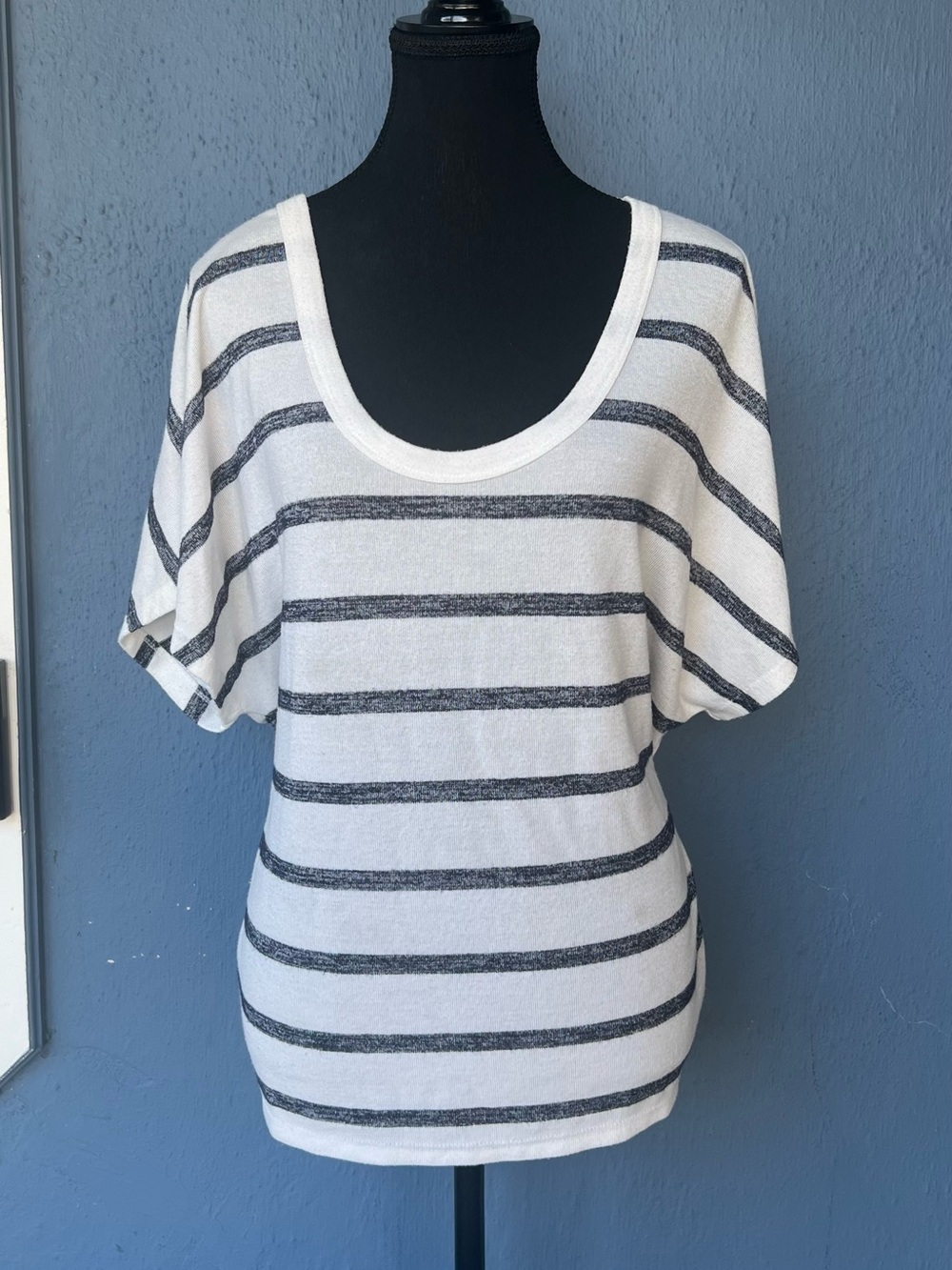 GAP Women's White and Black Striped Scoop Neck Top